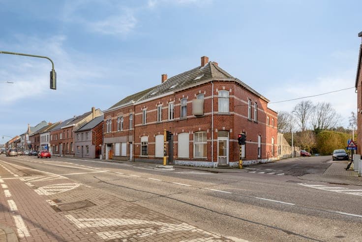 Renovation property on prime commercial location in Diest