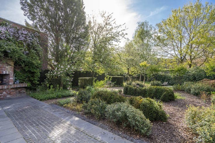 Beautiful charming home near the municipal park