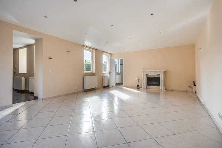 Spacious and pleasant villa, well located