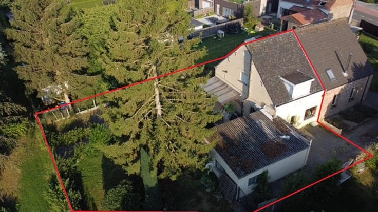 Unique and quietly located house to renovate