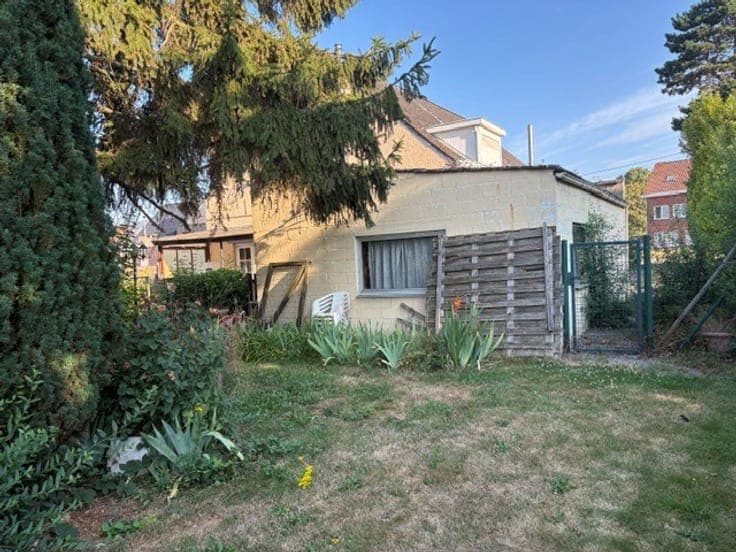 Unique and quietly located house to renovate