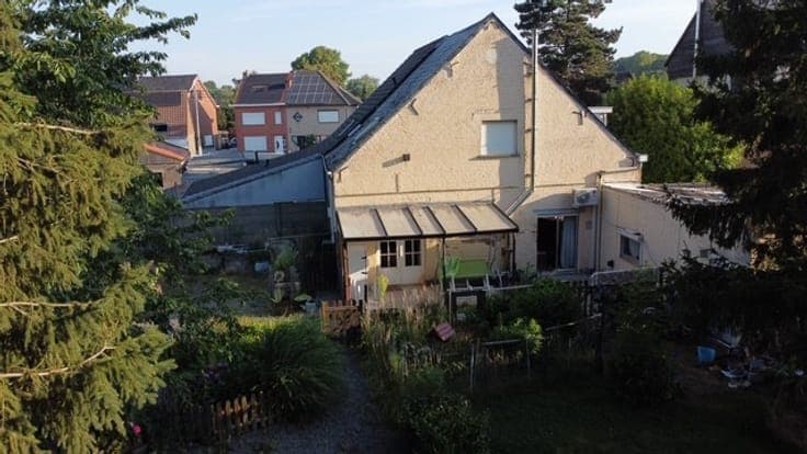 Unique and quietly located house to renovate