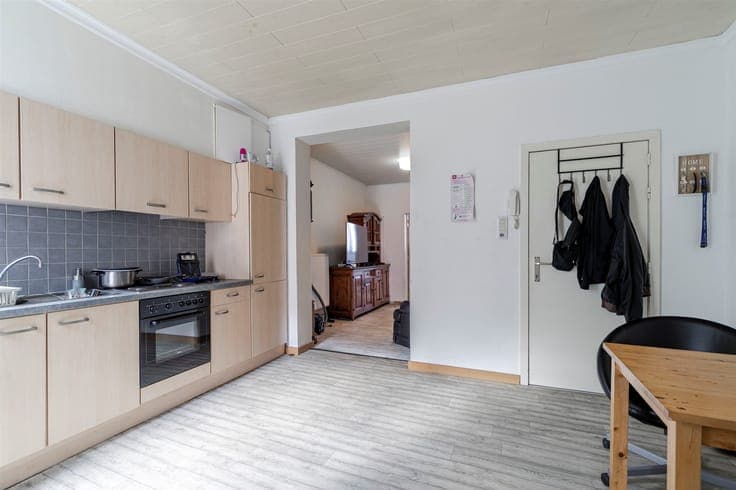 Opbrengsteigendom (200 m²) bestaande uit 4 wooneenheden in D