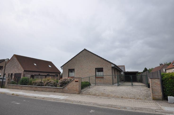 Alleenstaande woning te Oudenburg !