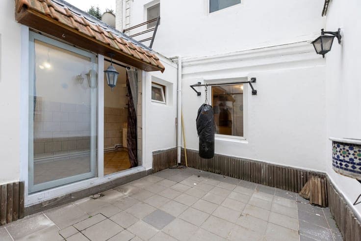 Five-bedroom single-family home in the center of Jette