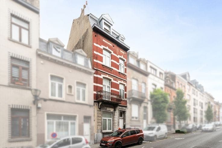 Recently renovated investment property with 3 registered un…