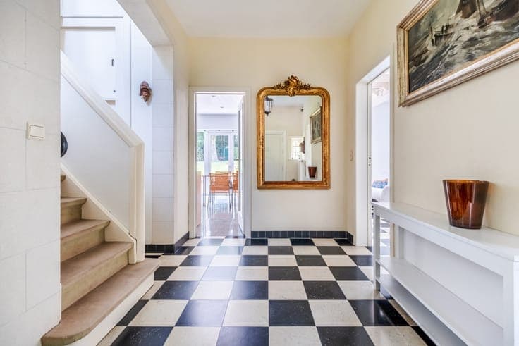 Bright, charming villa in a peaceful setting, south-facing