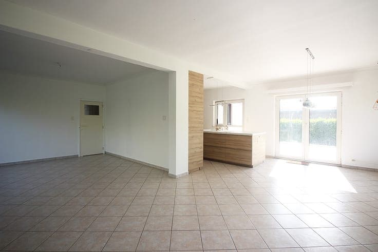 Move-in-ready, energy-efficient home with a sunny garden
