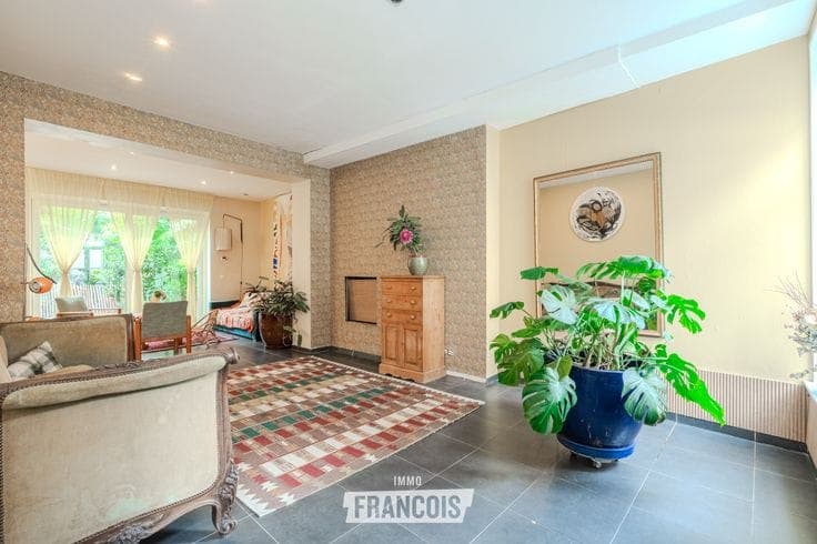 Townhouse with EPC B, 5 bedrooms, sunny rooftop terrace and…