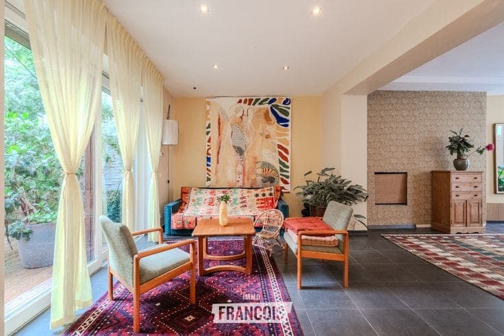 Townhouse with EPC B, 5 bedrooms, sunny rooftop terrace and…