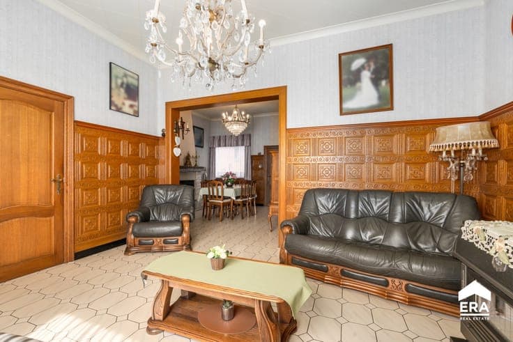 Semi-detached home with large warehouse