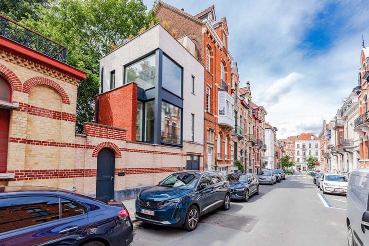 European Quarter: new house with rooftop terrace
