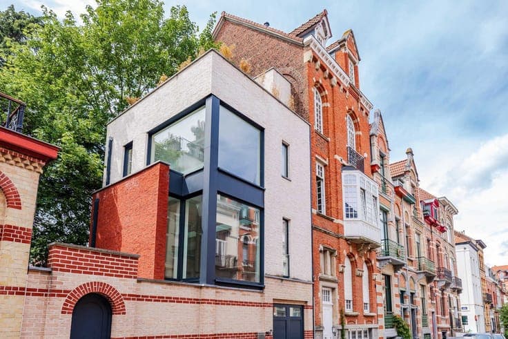 European Quarter: new house with rooftop terrace