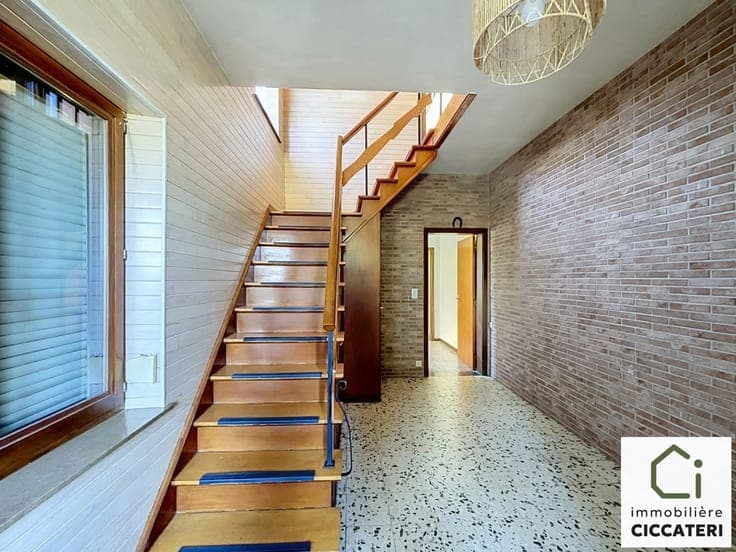Semi-detached house with terrace, garden and garages in Flém