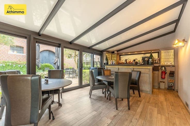 Propriété RARE - restaurant au rez et appartement à l'étage