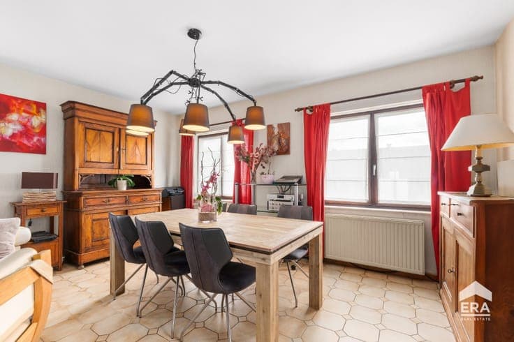 House in Sint-Pieters-Leeuw