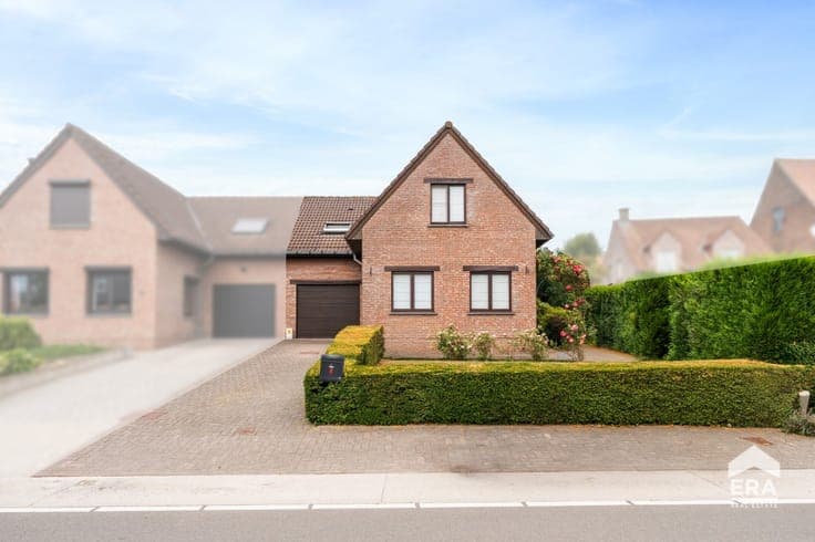 House in Sint-Pieters-Leeuw