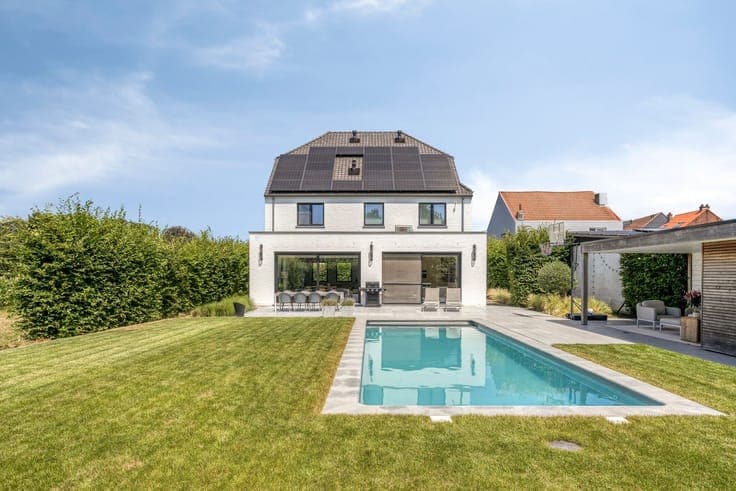 A magnificent newly built home in 2019 on a cul-de-sac