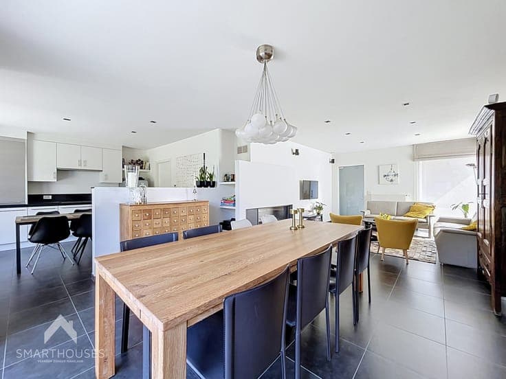 Move-in ready home with 4 bedrooms, a garage and a landscape