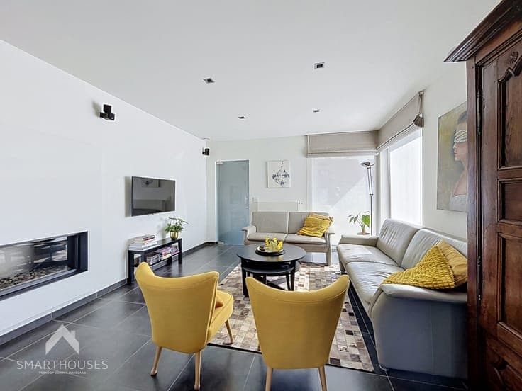 Move-in ready home with 4 bedrooms, a garage and a landscape