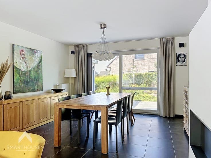 Move-in ready home with 4 bedrooms, a garage and a landscape
