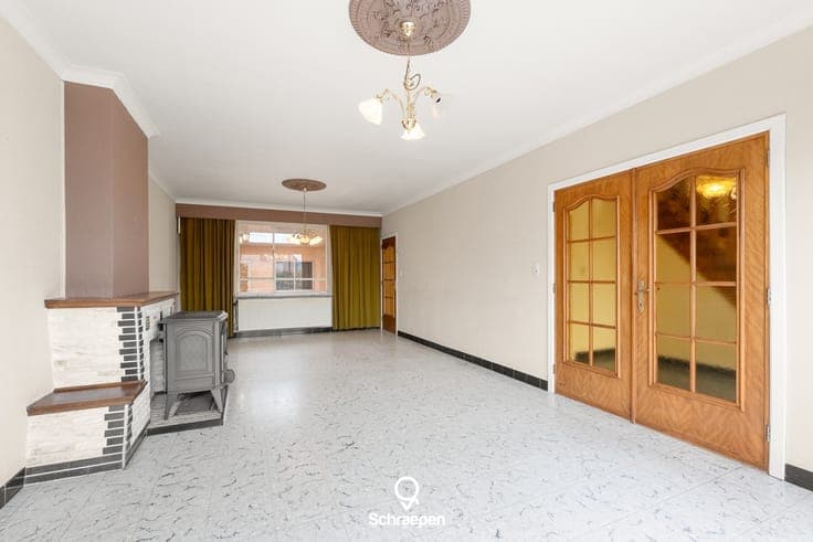 Te renoveren gezinswoning (281 m²) met 3 slpks op een per...