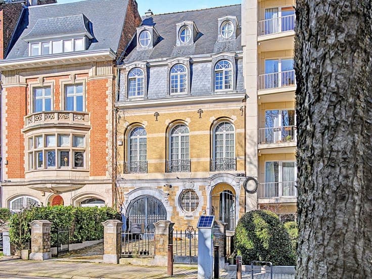 Character townhouse – ± 478 sqm – 5 bedrooms – garden