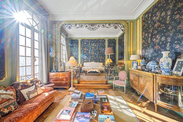 Character townhouse – ± 478 sqm – 5 bedrooms – garden
