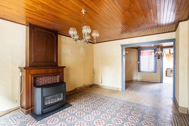 Renovation property with an attractive city garden