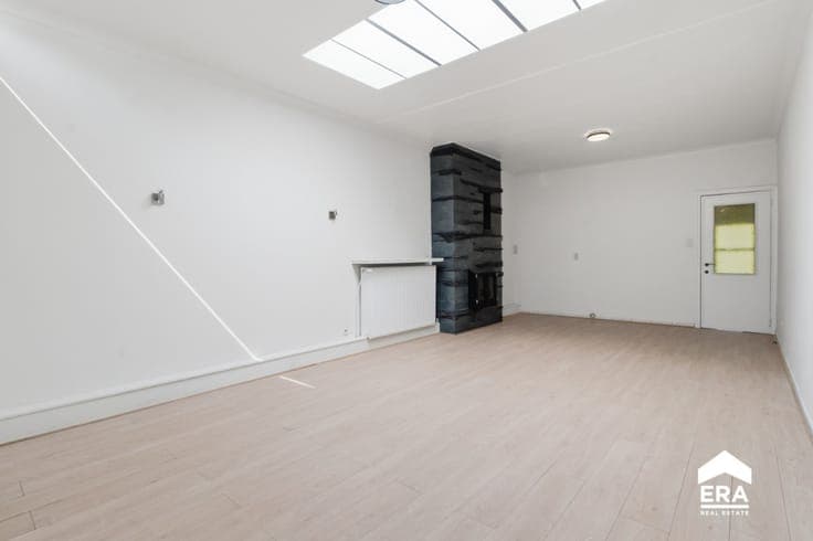 Spacious move-in ready home with garden in Roeselare