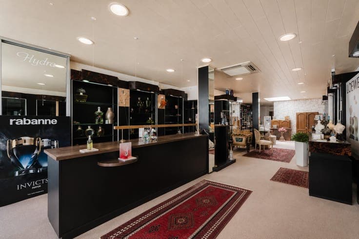 Te renoveren handelswoning te koop met potentieel Gent