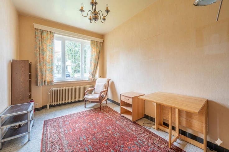 Magnificent villa offering great potential!