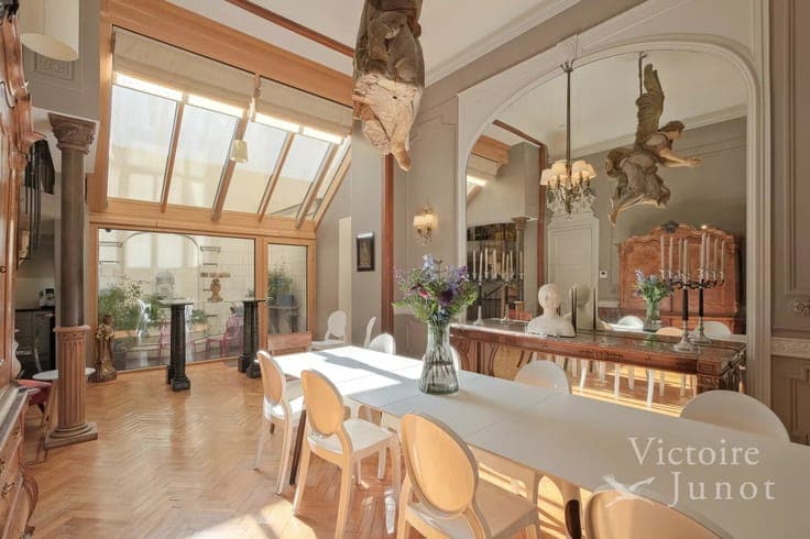 Place Stephanie, splendid fully renovated townhouse
