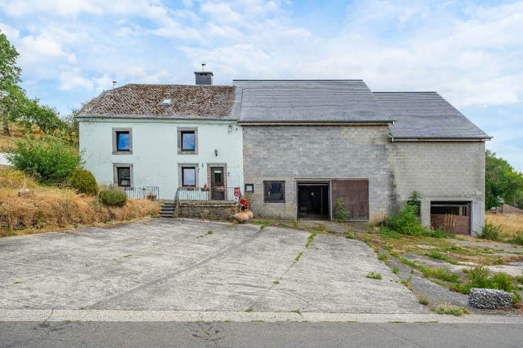3-Bedroom House with Barn and 31-are Lot in Sainte-Ode