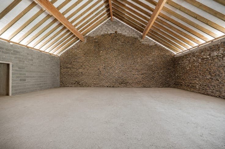 3-Bedroom House with Barn and 31-are Lot in Sainte-Ode