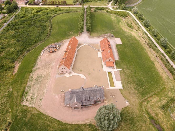 Exceptional new farm on more than 2 hectares in Roeselare