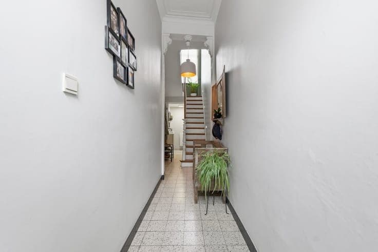 KARAKTERVOLLE GEZINSWONING MET 4 SLAAPKAMERS EN GEZELLIGE...