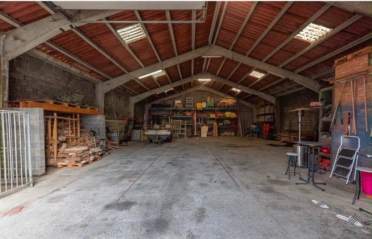 Instapklare woning 4 slaapkamers met uitzonderlijk ruime ...