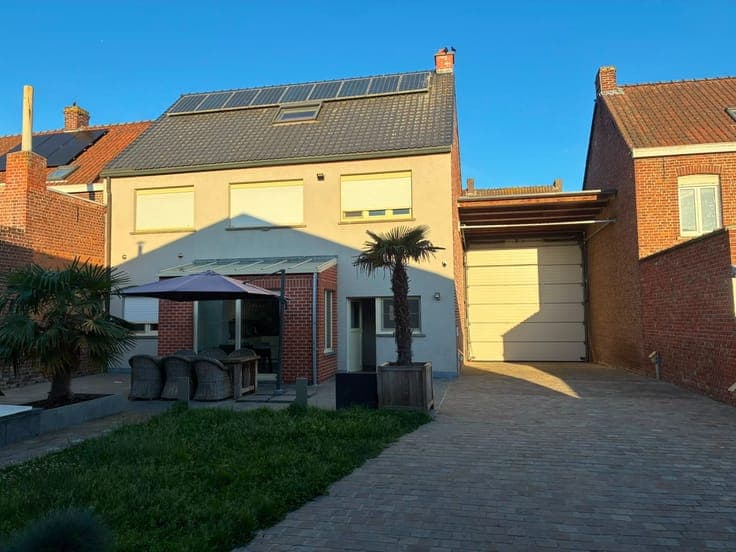 Instapklare woning 4 slaapkamers met uitzonderlijk ruime ...