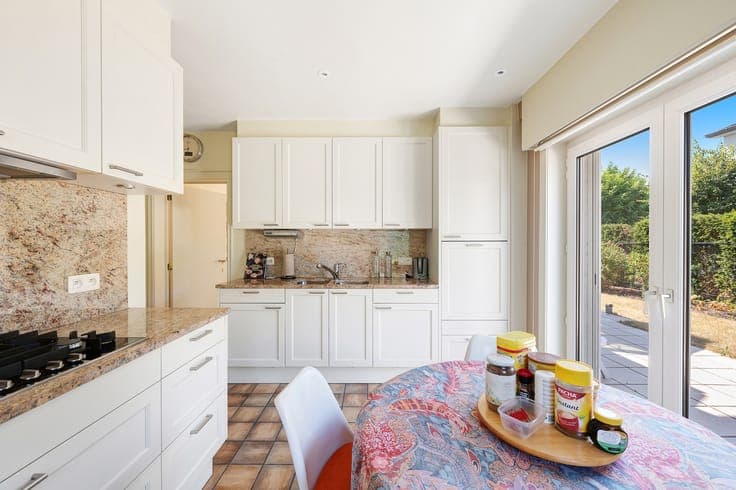 Detached 5-bedroom villa with perfect orientation on Keuvelh