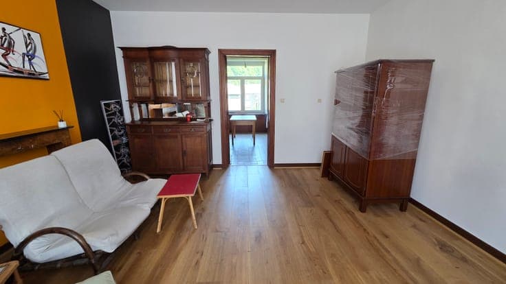Spacious renovated house, ready to move into