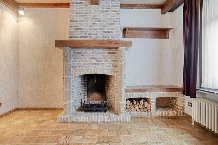 Karaktervolle woning met uitzonderlijk potentieel te Sint...
