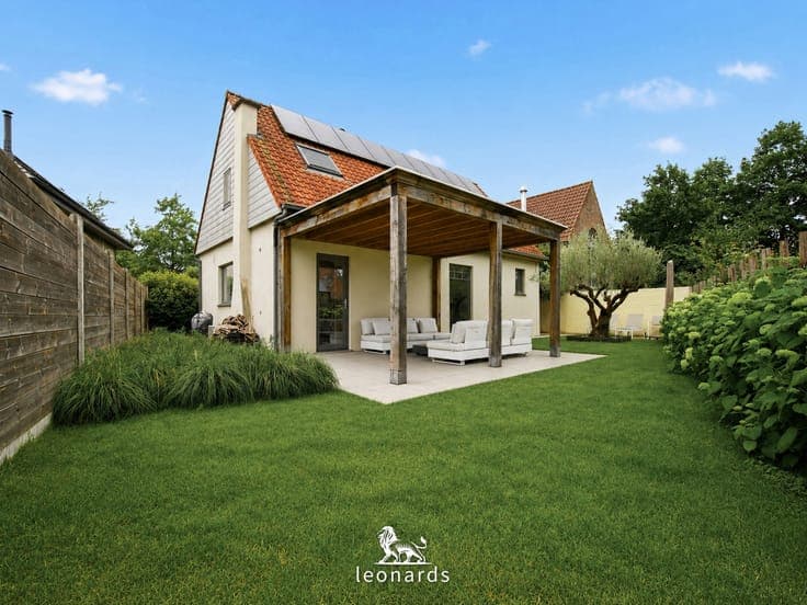 Charming renovated home with beautiful garden in Laarne