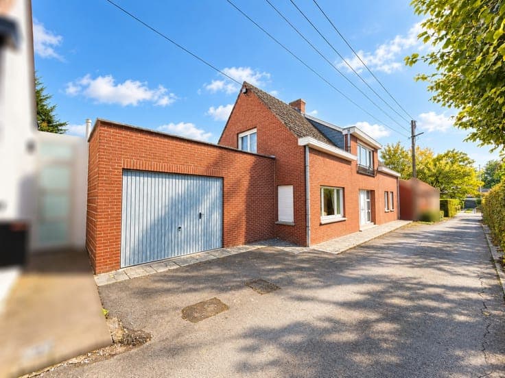 Te Koop, Karaktervolle te renoveren woning op groene, rus...