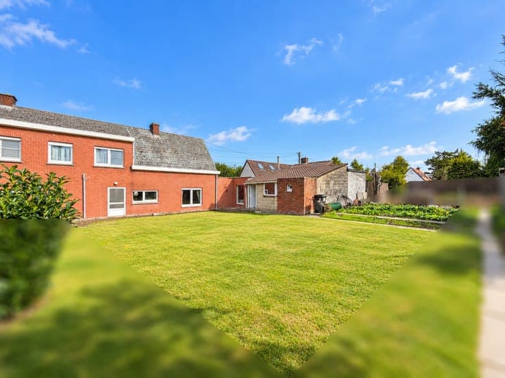 Te Koop, Karaktervolle te renoveren woning op groene, rus...