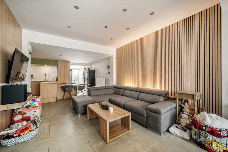 4-bedroom family home with a double parking space in Anzegem