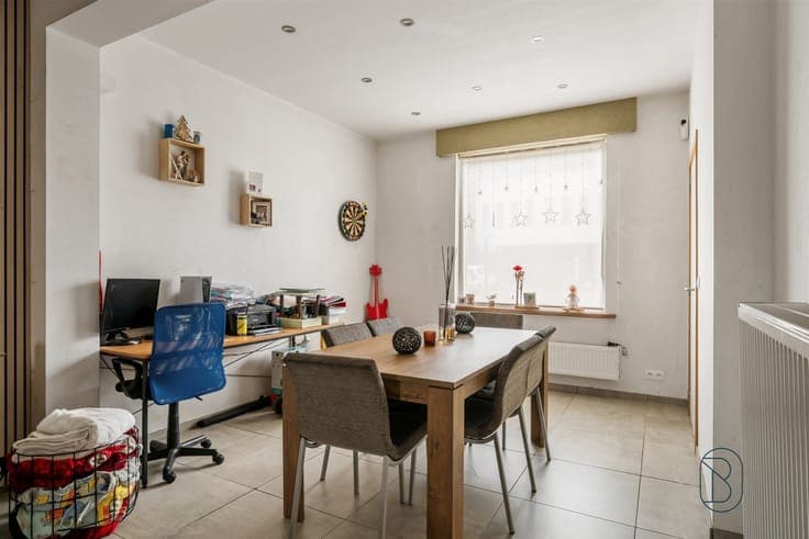 4-bedroom family home with a double parking space in Anzegem