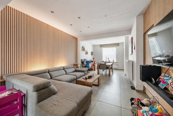 4-bedroom family home with a double parking space in Anzegem