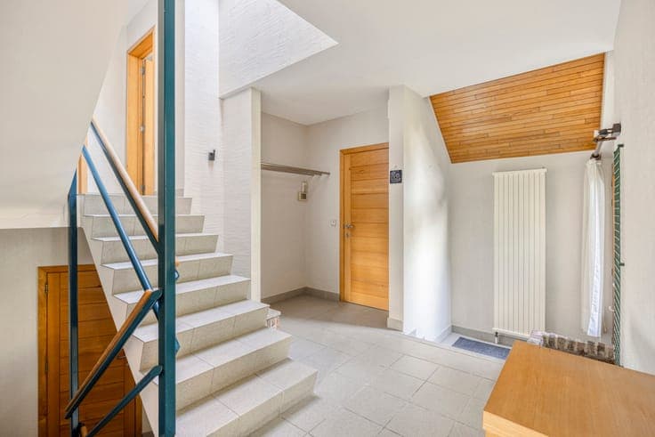 Peacefully located 6-bedroom villa on over 25 ares