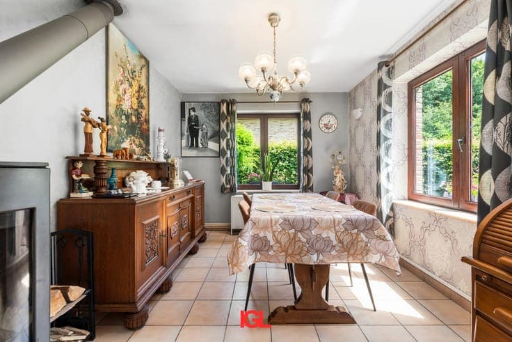 Charming 4-Bedroom Villa in a Peaceful Location Near Colo...